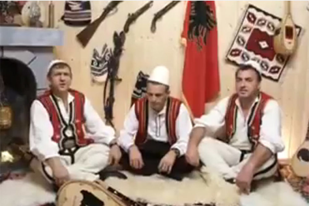 (VIDEO) PA, OVO JE KOMEDIJA: Albanci spevali pesmu o utakmici protiv Srbije