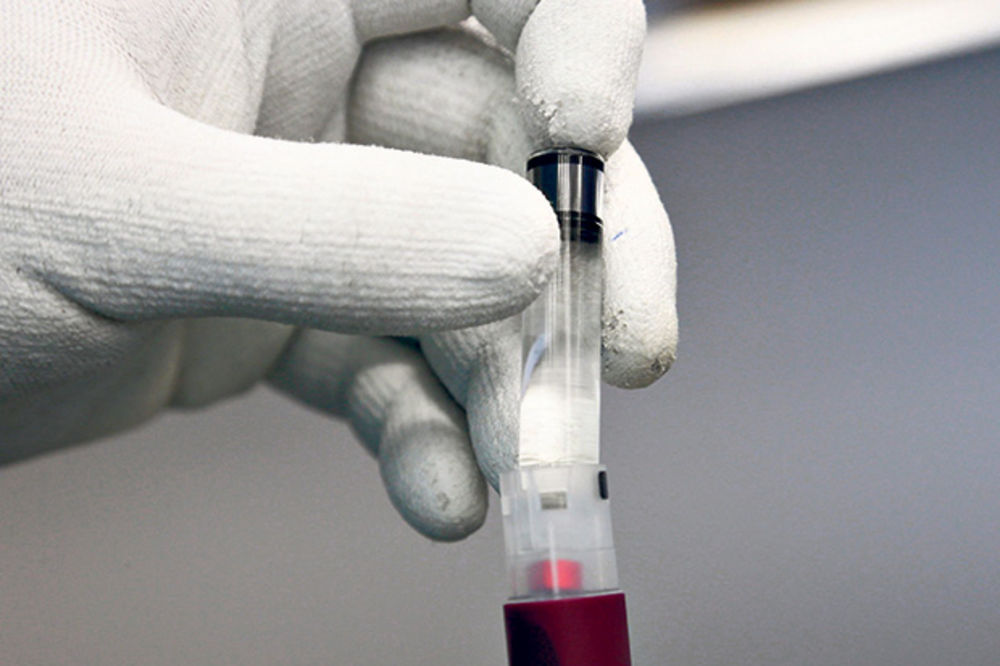 NADA: Kinezi našli lek za ebolu i spasavaju Afrikance?!