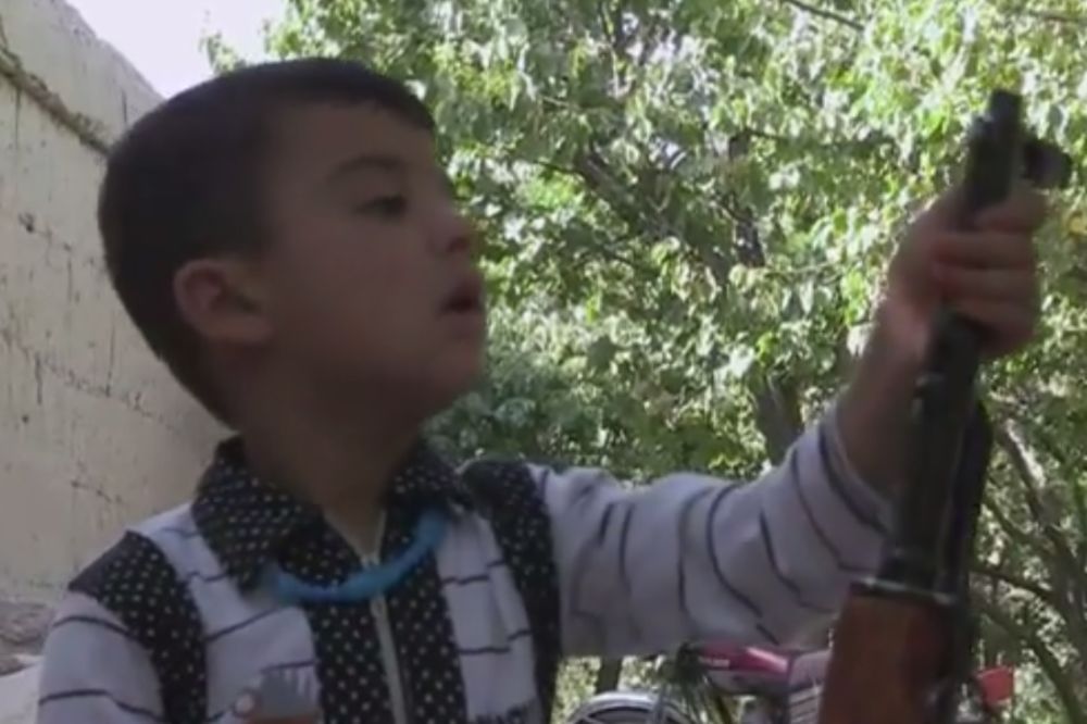 (VIDEO) ZAVIRITE U TALIBANSKU TVRĐAVU STRAHA: Ovde deca postaju mudžahedini
