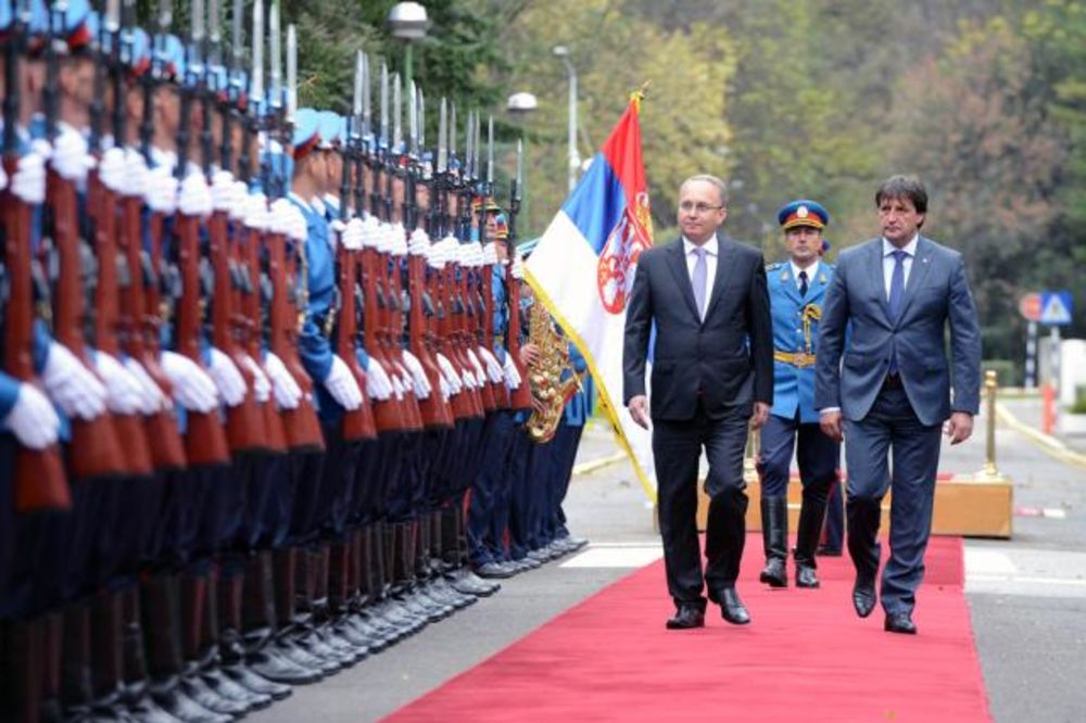 Gašić se sastao sa ministrom odbrane Makedonije