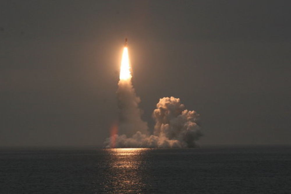 NASTAVLJENA TRKA U NAORUŽANJU: Rusija s podmornice lansirala interkontinentalni projektil!