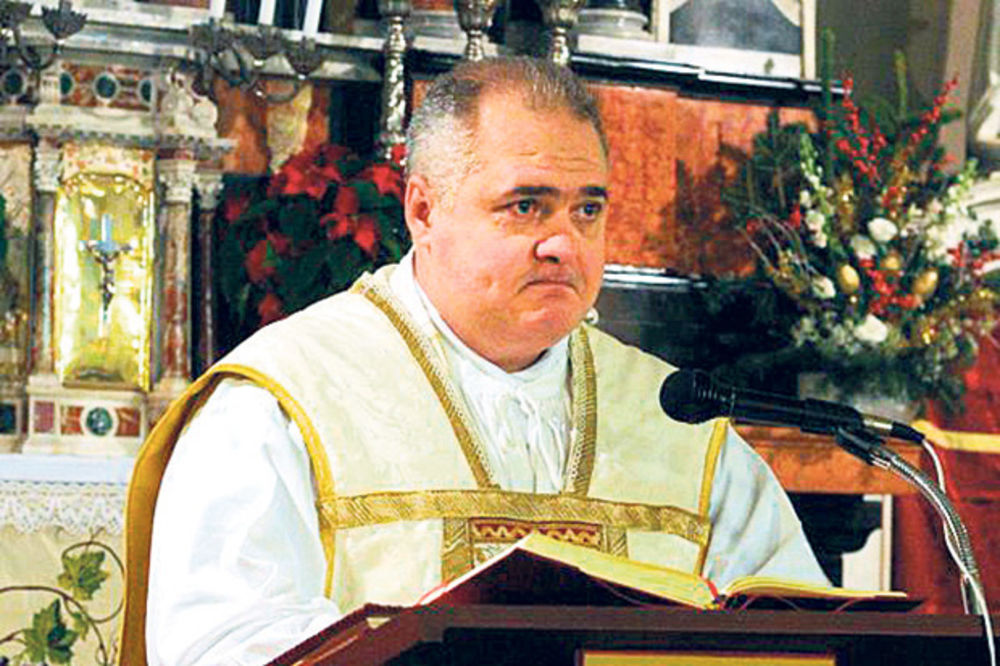 SILOVAO DETE: Sveštenik pedofil se ubio u svojoj crkvi