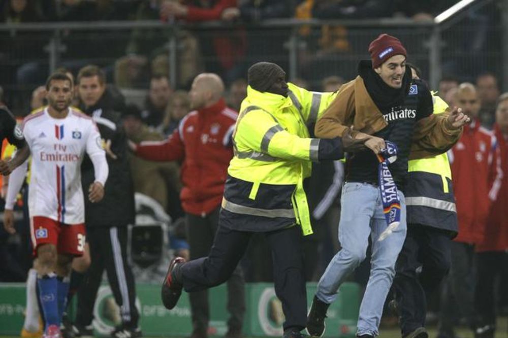(VIDEO) PODNETA PRIJAVA: HSV tužio huligana koji je napao Riberija
