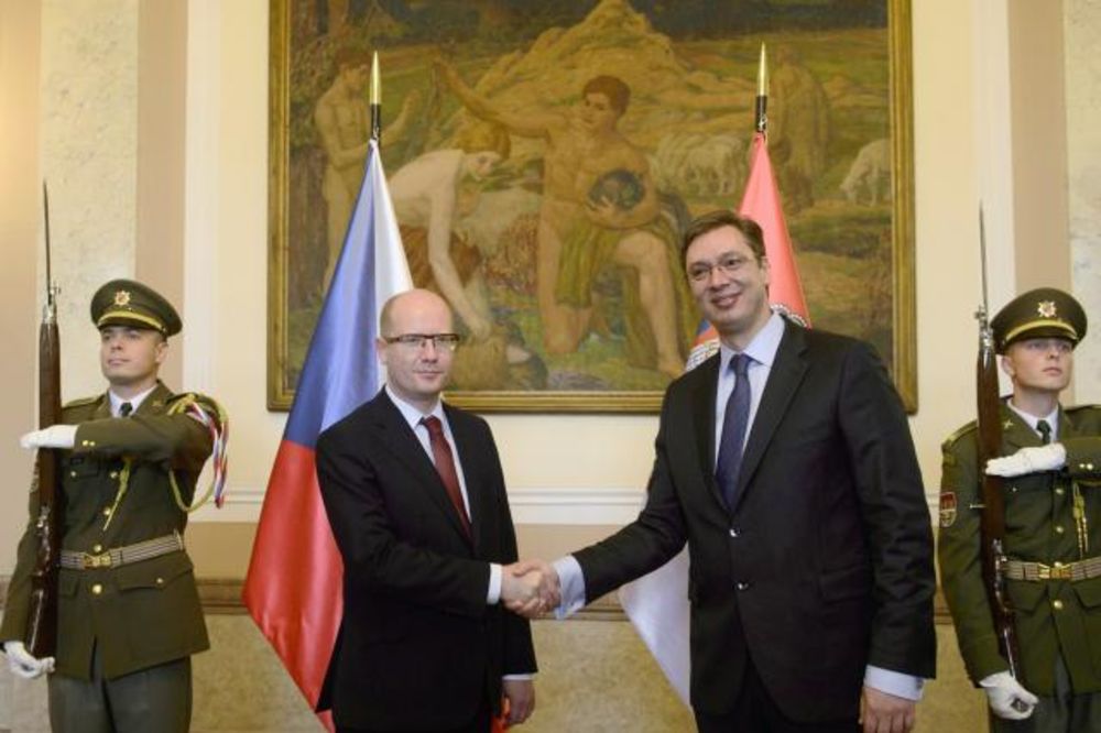 VUČIĆ U PRAGU: EU strateški cilj, češke firme dobrodošle u Srbiju