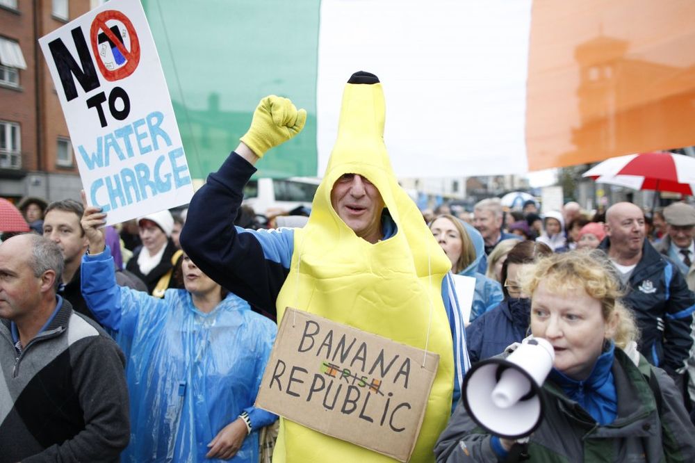 IRSKA NA NOGAMA: 100.000 ljudi protestuje jer neće da plaća veće račune za vodu