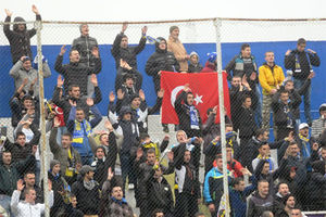 PROVOKACIJA NOVOPAZARACA: Tokom meča sa Partizanom okačili zastavu Turske!