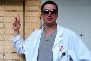 (VIDEO) OVO JE NAJVEĆI HEROJ NA SVETU: Ruski hirurg skočio sa 7. sprata i spasao sina!