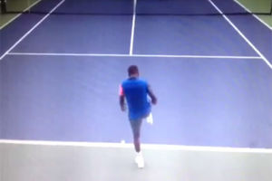 (VIDEO) Pogledajte jedan od najluđih poteza na teniskim terenima ikada