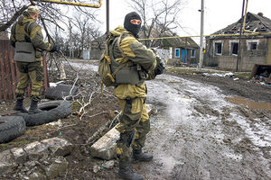 DA LI JE PRIMIRJE ZAISTA NA POMOLU: Kijev i separatisti se povlače sa fronta
