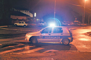 MRTAV PIJAN PREGAZIO DEVOJKU (28) NA SMEDEREVSKOM PUTU: Vozač BMW pobegao, policajci ga pronašli!