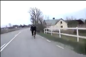 (VIDEO) DVOTOČKAŠ KAKVOG NISTE VIDELI: Da li ovaj bicikl ima ikakvu svrhu