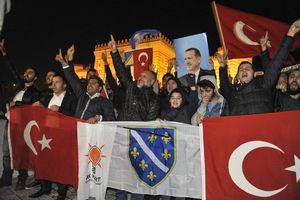 Sramna poruka  u Srbiji: Erdogan, naš sultan