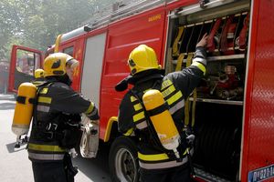 ČETVRTI U POSLEDNJE TRI GODINE: Požar u školi u Brestoviku, meštani kofama s vodom gasili vatru