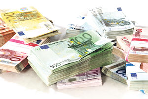 DINAR I DALJE STABILNO: Evro danas 117,59 po srednjem kursu