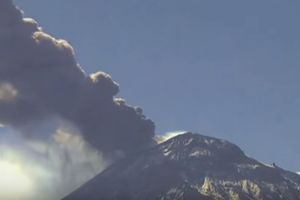 (VIDEO) BREG KOJI SE PUŠI: U Meksiku eruptirao vulkan Popokatepetl