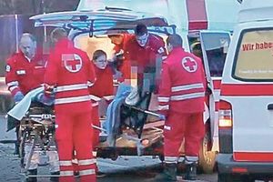 HAOS NA AUTOPUTU U AUSTRIJI: Kombi udario u auto srpskog državljanina, putnici ispadali po putu!