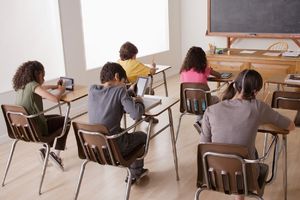 NOV TREND U SAD: Sve više škola ukida domaći zadatak, ali roditelji se žale da to loše utiče na decu