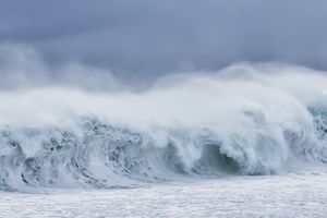 NEVEROVATAN PRIZOR: Džinovski talas visok 19 metara snimljen na Atlantiku