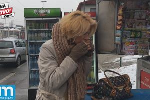 (KURIR TV): Ceca Kitić se pomolila nad poklonom Kurira - OSVEŠTANIM KRSTIĆEM