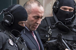 (FOTO) LEPOTICA I ZVER: Ovo je žena Haradinaja koju nikad niste videli!