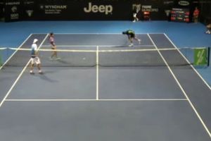 (VIDEO) OVAKO SE LOMI REKET: Pogledajte trenutak ludila argentinskog tenisera! ŠOKIRAĆETE SE!