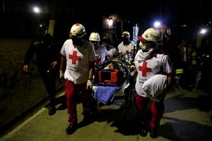 (FOTO) HAOS U ZATVORU U GVATEMALI: Zatvorenici ubili 2 čuvara, povređeno više ljudi