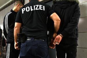 ZAUSTAVLJENA PRETNJA: Tinejdžer uhapšen u Berlinu, planirao teroristički napad