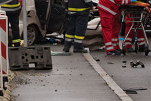 SAOBRAĆAJNA NESREĆA NA AUTO-PUTU KOD VRČINA: Auto izleteo sa kolovoza, vozač teško povređen