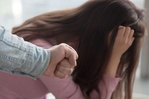 SEDAM GODINA TORTURE: Otac godinama silovao ćerku, procurili jezivi detalji maltretiranja!