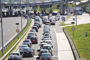 PRETI KOLAPS NA GRANICI: Danas se na glavnim graničnim prelazima  očekuju gužve, najkritičnije prema Hrvatskoj!