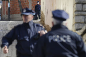 KOSOVSKA POLICIJA UHAPSILA SRBINA NA JARINJU Kancelarija za KiM: Nastavlja se praksa hapšenja po osnovu tajnih spiskova