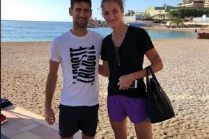 (FOTO) FOTOGRAFIJA SA PLAŽE: Poznata teniserka napisala da je Novak najveći svih vremena pa se predomislila, a Srbin je imao zanimljivu poruku