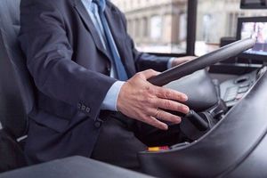 DOLIJAO BLUDNIK ZA VOLANOM: Šofer gledao porniće dok je vozio putnike