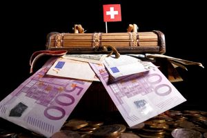 BOGATAŠI U ŽEŠĆOJ PANICI: Evropa ukinula bankarske tajne za sve - ČAK I U ŠVAJCARSKOJ!