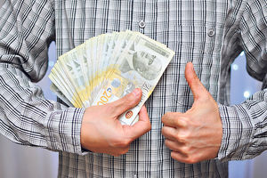SLAB PROSEK: Samo u Makedoniji i Albaniji niže plate nego u Srbiji