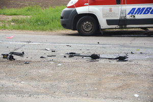NOĆ U BEOGRADU: Dečak motociklista (14) teško povređen u sudaru na Vidikovačkom vencu, 6 mladića u bolnici posle nesreće u Zemunskoj