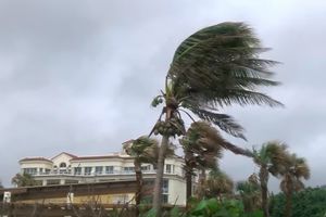 SEZONA URAGANA IZNENADILA AMERIKU: Haos počinje ranije nego ikad! Florida u strahu čeka prve udarce oluje Alberto!  (VIDEO)