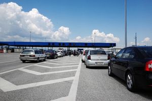 VELIKE KOLONE NA GRANICAMA: Vozila čekaju i po 4 sata da izađu iz Srbije