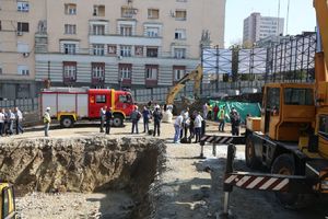 STRAVIČNA NESREĆA U SARAJEVSKOJ ODNELA JEDAN ŽIVOT: Tužilaštvo i policija ispituju propuste na gradilištu