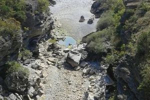 ALARMANTNE SLIKE SA BIOČA: Morača presušila, vidi se korito reke (FOTO)