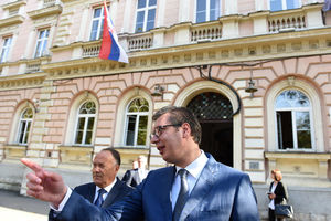 OBELEŽENO 160 GODINA UGLEDNE OBRAZOVNE INSTITUCIJE: Predsednik Vučić obišao Zemunsku gimnaziju, koju je i pohađao, i najavio rekonstrukciju