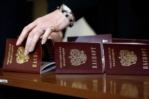 EU SUSPENDOVALA SPORAZUM O VIZNIM OLAKŠICAMA SA RUSIJOM: Rusi koji žele u Uniju vizu će umesto 35 plaćati 80 evra!