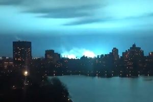AMERIKANCI U PANICI: OVO JE INVAZIJA VANZEMALJACA ILI RUSKI HAKERI! Nebo nad Njujorkom u trenutku je postalo JEZIVO, a objašnjenje je LOGIČNO (FOTO, VIDEO)