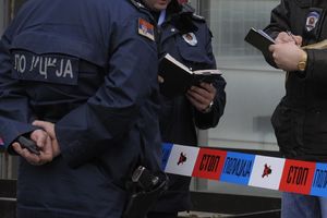 SEKIROM PLJAČKAO PRODAVNICU: Policija rasvetlila brutalno razbojništvo u Novom Sadu