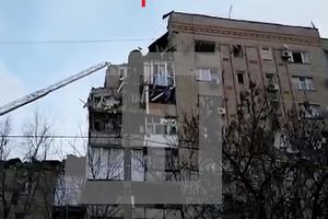 STRAVIČNA EKSPLOZIJA GASA U RUSIJI RAZNELA POLA ZGRADE! 4 STANA ODLETELA U VAZDUH: Jedan mrtav, 7 spaseno! (VIDEO)