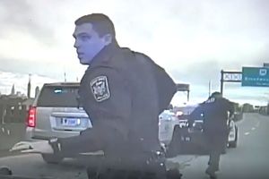 UMALO PREGAZILA POLICAJCE JER JE KASNILA NA POSAO: Jurili ženu kroz čitav grad, a kad su je stigli objašnjenje ih je ŠOKIRALO! (VIDEO)