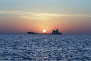 DRAMA U BLIZINI NIGERIJE: Pirati oteli tanker koji je prevozio sirovu naftu! Na njemu je bilo 19 članova posade! (VIDEO)