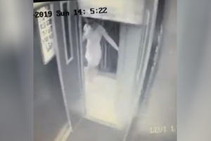 KRENULA DA IZAĐE, SEKUND KASNIJE SAMO JE PODIVLJAO: Horor u liftu na Novom Beogradu, devojka za dlaku izbegla smrt (VIDEO)