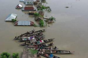 VIŠE OD 400.000 LJUDI BEZ KROVA NAD GLAVOM! Reke u Bangladešu nose sve pred sobom! (VIDEO)