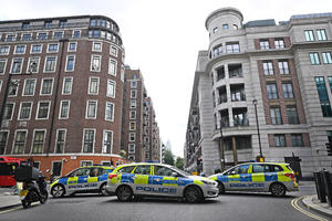 UŽAS U LONDONU: Mladić je bacio devojku sa 4. sprata jer je odbila njegovo udvaranje!